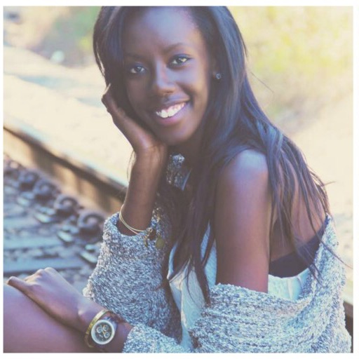Catherine Gitonga blogger for Alma & Co. summer must-haves